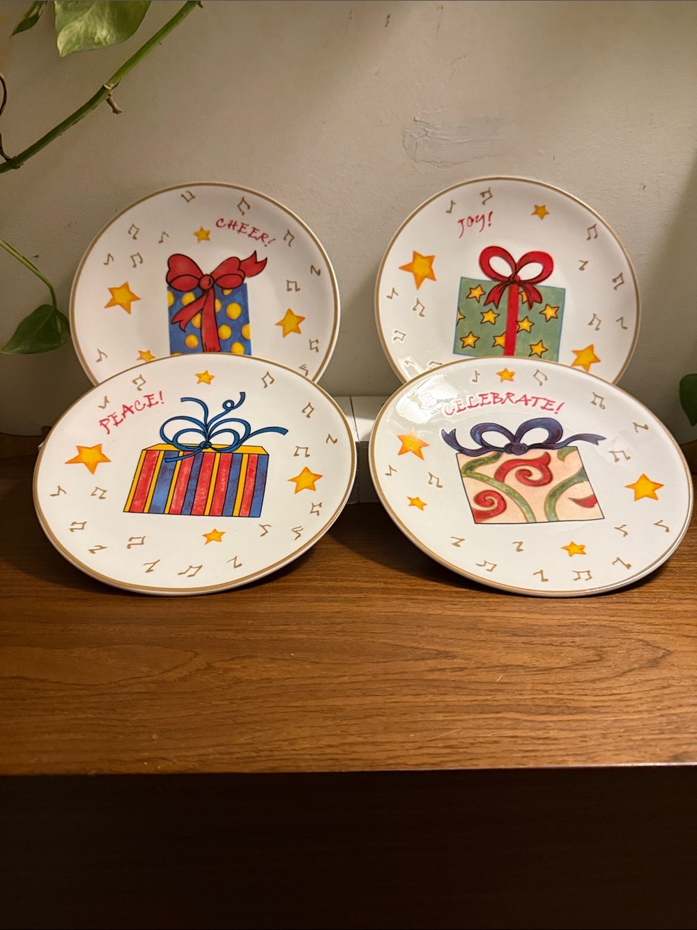 Holiday Gifts Salad Dessert Luncheon Plate 8" Stoneware Set Of Four
